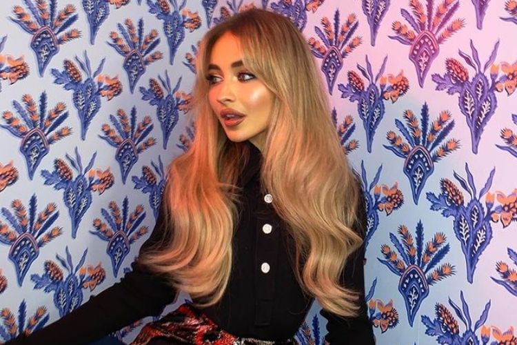 Attachment for Banyak Kesalahan, Penampilan Sabrina Carpenter di Grammy Awars 2025 Undang Gelak Tawa