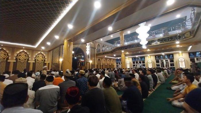 Ilustrasi-Sholat-Tarawih-Berikut-niat-Sholat-Tarawih-sebagai-Imam.jpg
