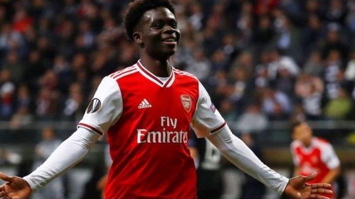 pemain-muda-arsenal-berusia-18-tahun-bukayo-saka-sukses-mencetak-satu-go.jpg