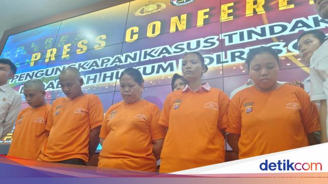 polisi-menghadirkan-5-tersangka-pembunuhan-anak-yang-jenazahnya-dililit-lakban-saat-ditemukan-di-pantai-cihara-lebak-banten-ke_169.jpeg