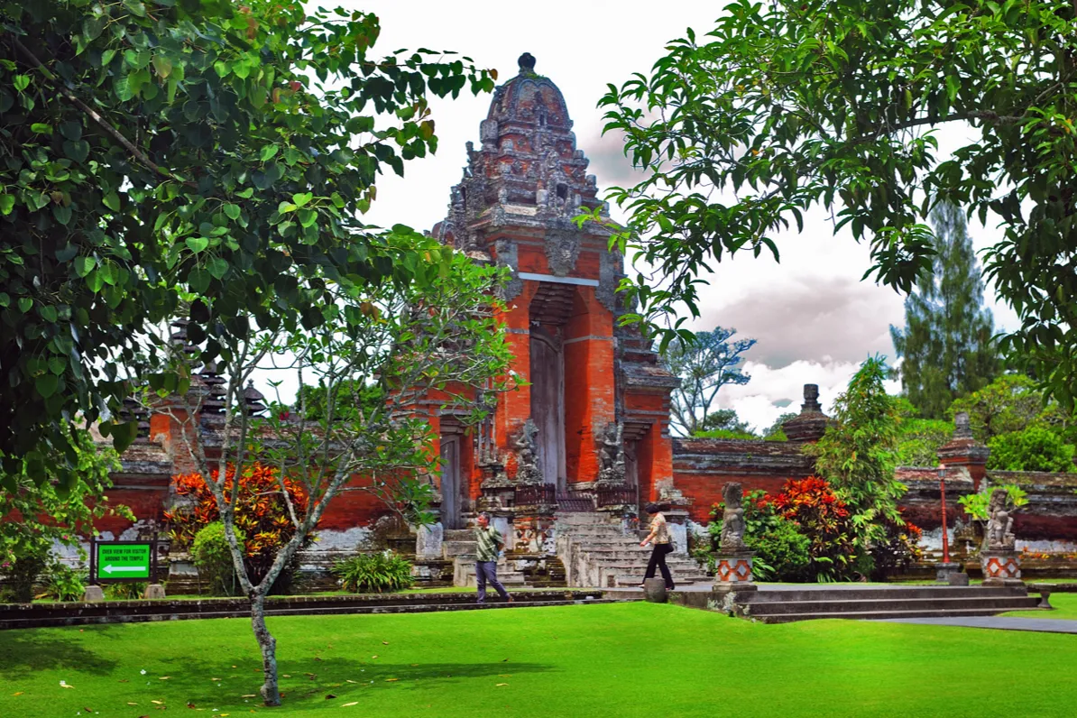 pura-taman-ayun-mengwi-badung-bali-668e7a83182fa.webp