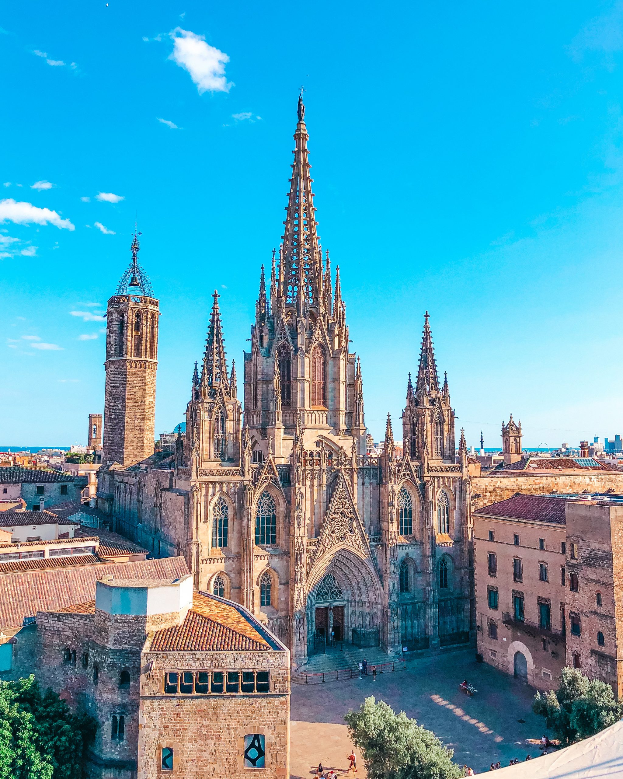 Feature-Barcelona-Cathedral-View-from-Hotel-Colon-scaled.jpg