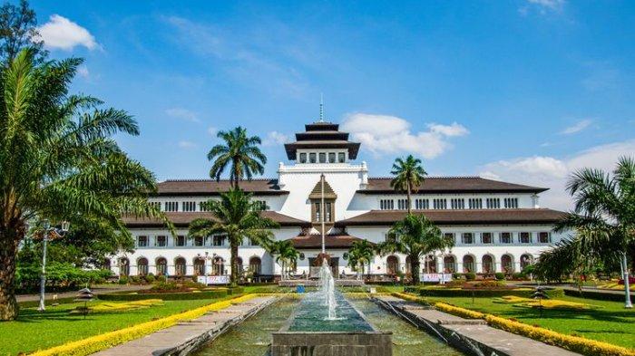 Gedung-Sate.jpg