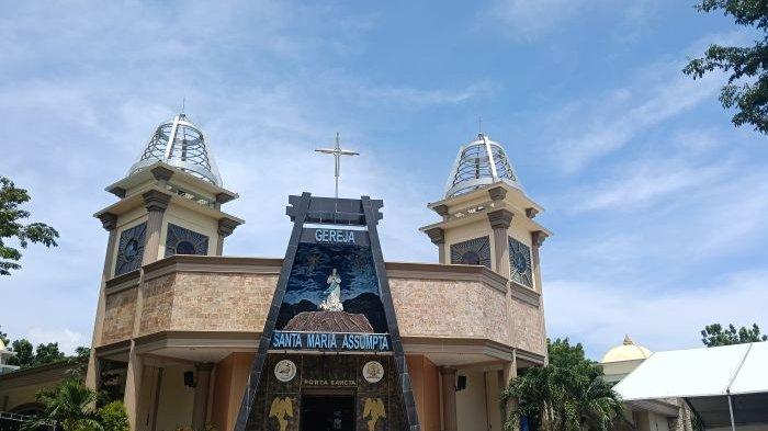 Tampak-depan-Gereja-Paroki-Santa-Maria-Assumpta-Kota-Baru-Kupang.jpg