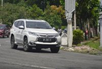 mitsubishi-pajero-sport-dakar-ultimate-suv-white-mitsubishi-pajero-sport-dakar-ultimate-suv-street-medan-north-sumatra-271504980.jpg